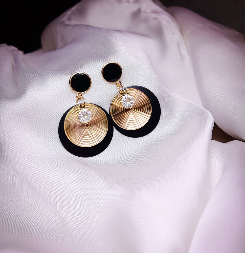 GOLD WITH BLACK DROP EARING SET WITH NECKLACE