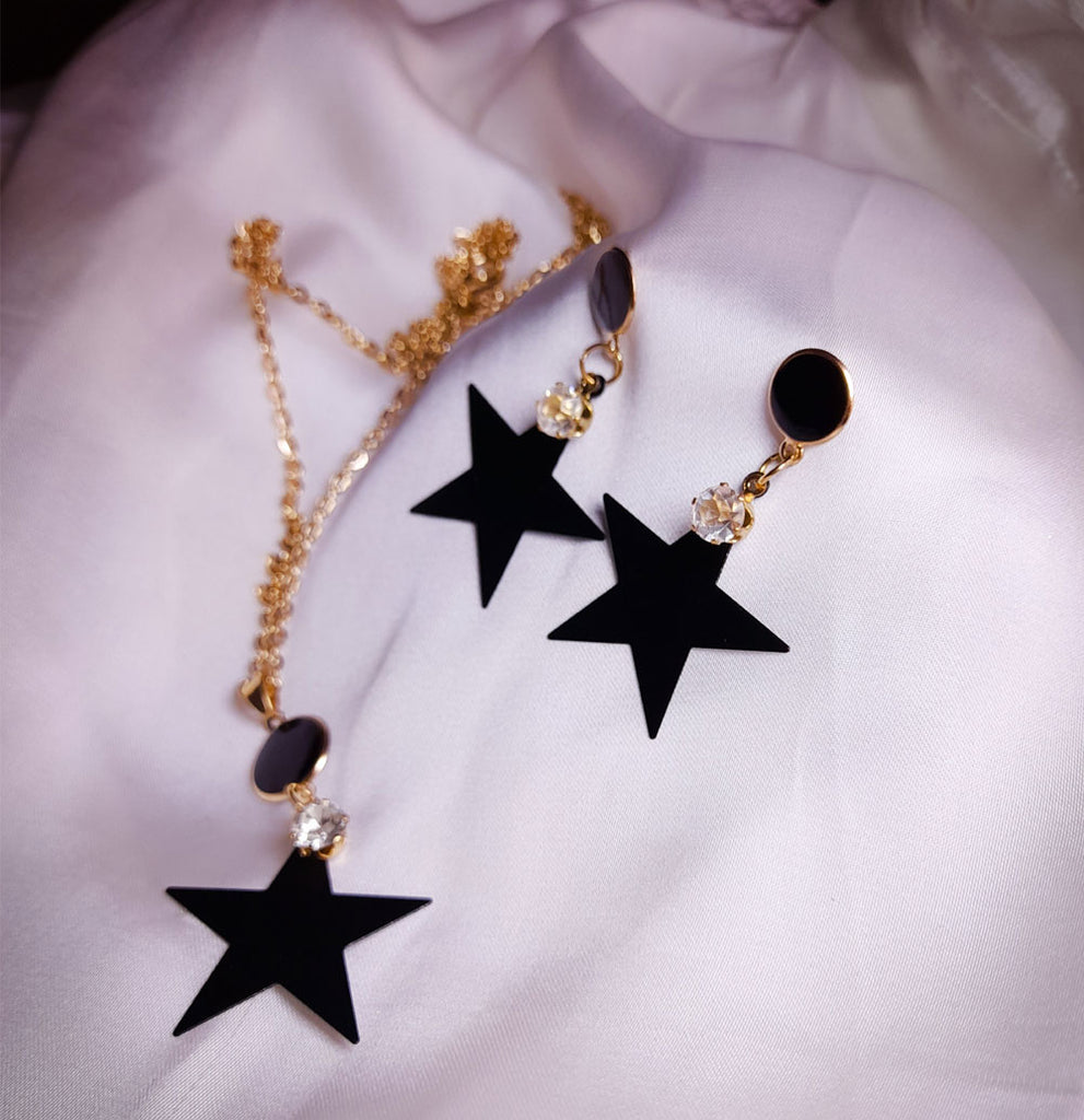 BLACK STAR EARING SET WITH NECKLACE